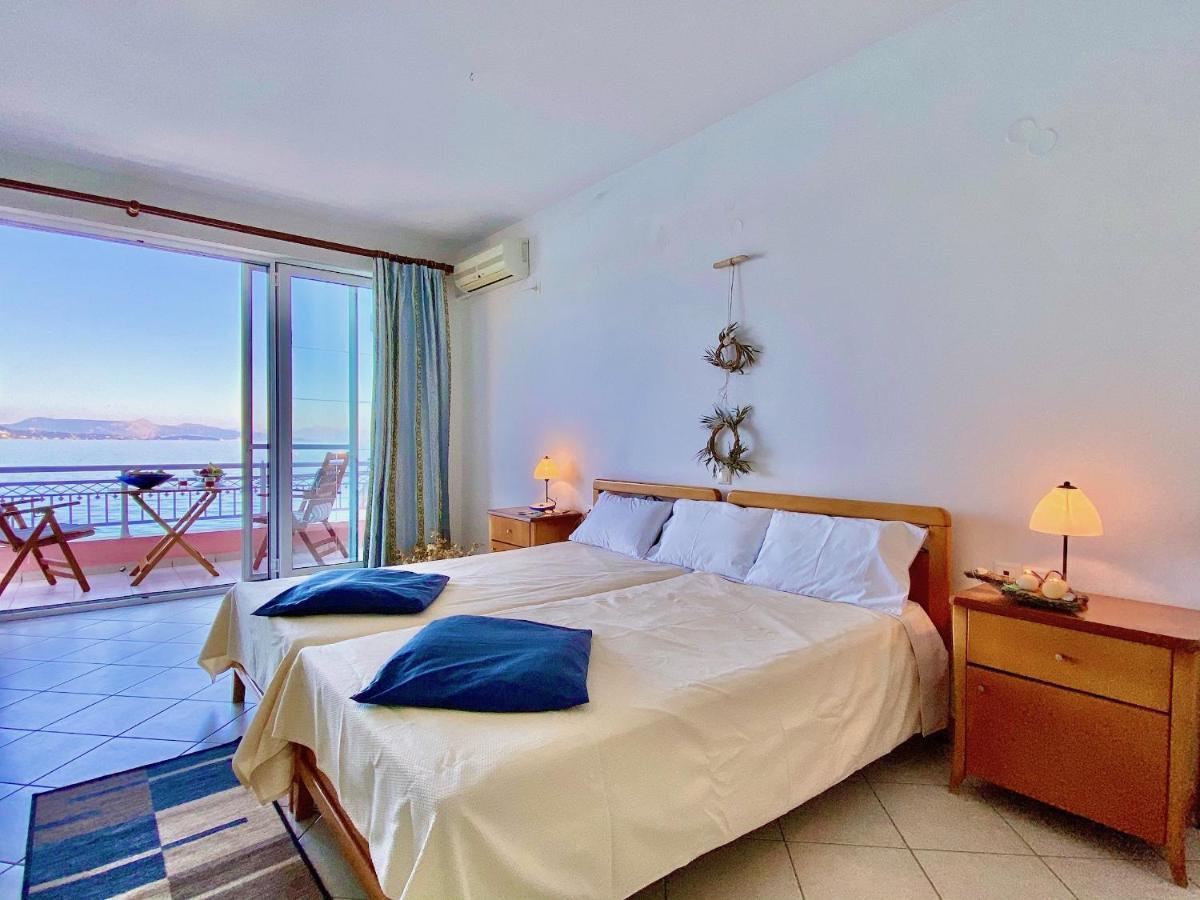 Seafront Villa Ourania Mesongí エクステリア 写真