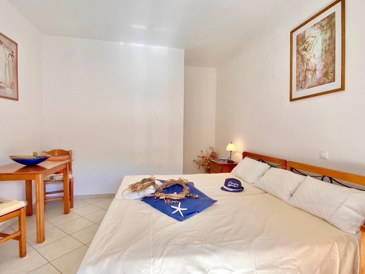 Seafront Villa Ourania Mesongí エクステリア 写真