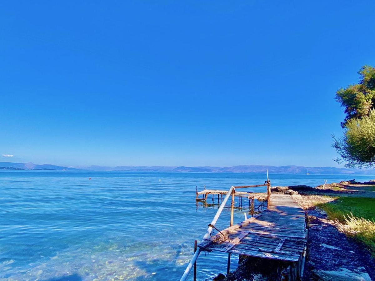 Seafront Villa Ourania Mesongí エクステリア 写真