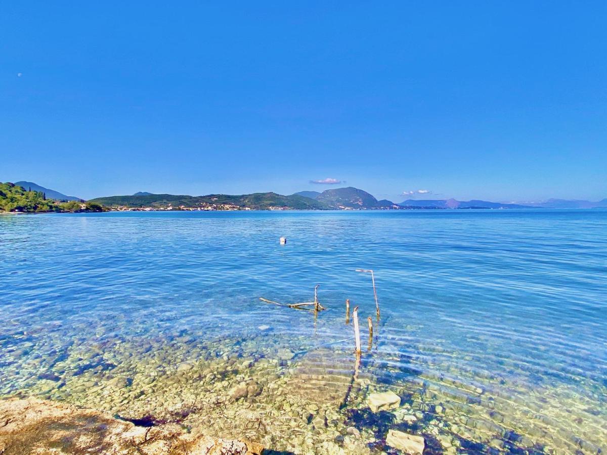 Seafront Villa Ourania Mesongí エクステリア 写真